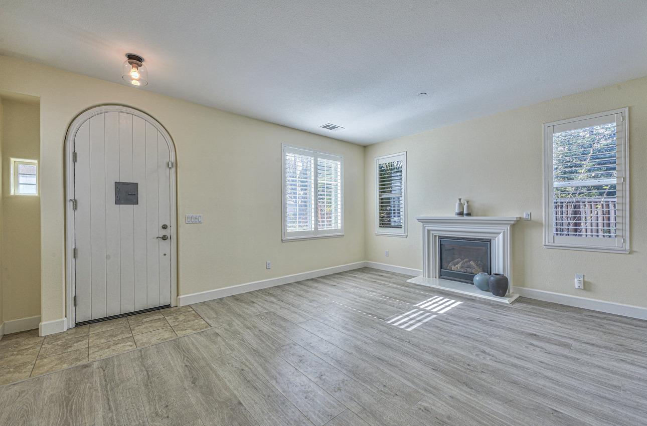 604 Calais Ct, Hollister, CA 95023 photo 7