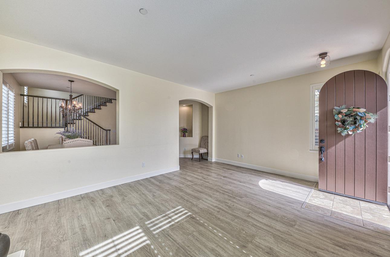 604 Calais Ct, Hollister, CA 95023 photo 9