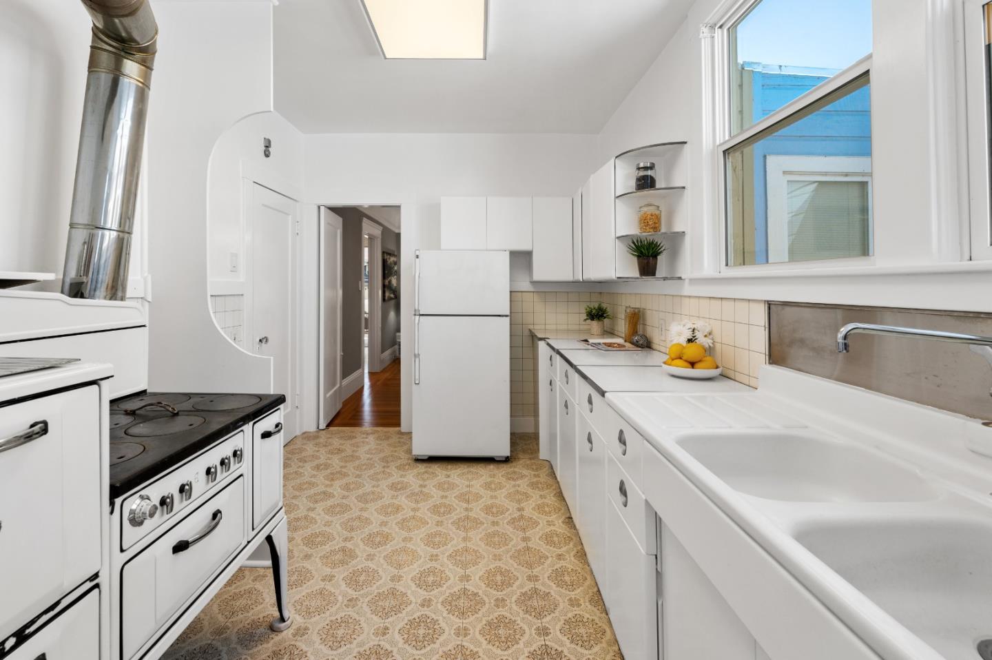 Detail Gallery Image 17 of 36 For 1266 15th Ave, San Francisco,  CA 94122 - 4 Beds | 2 Baths