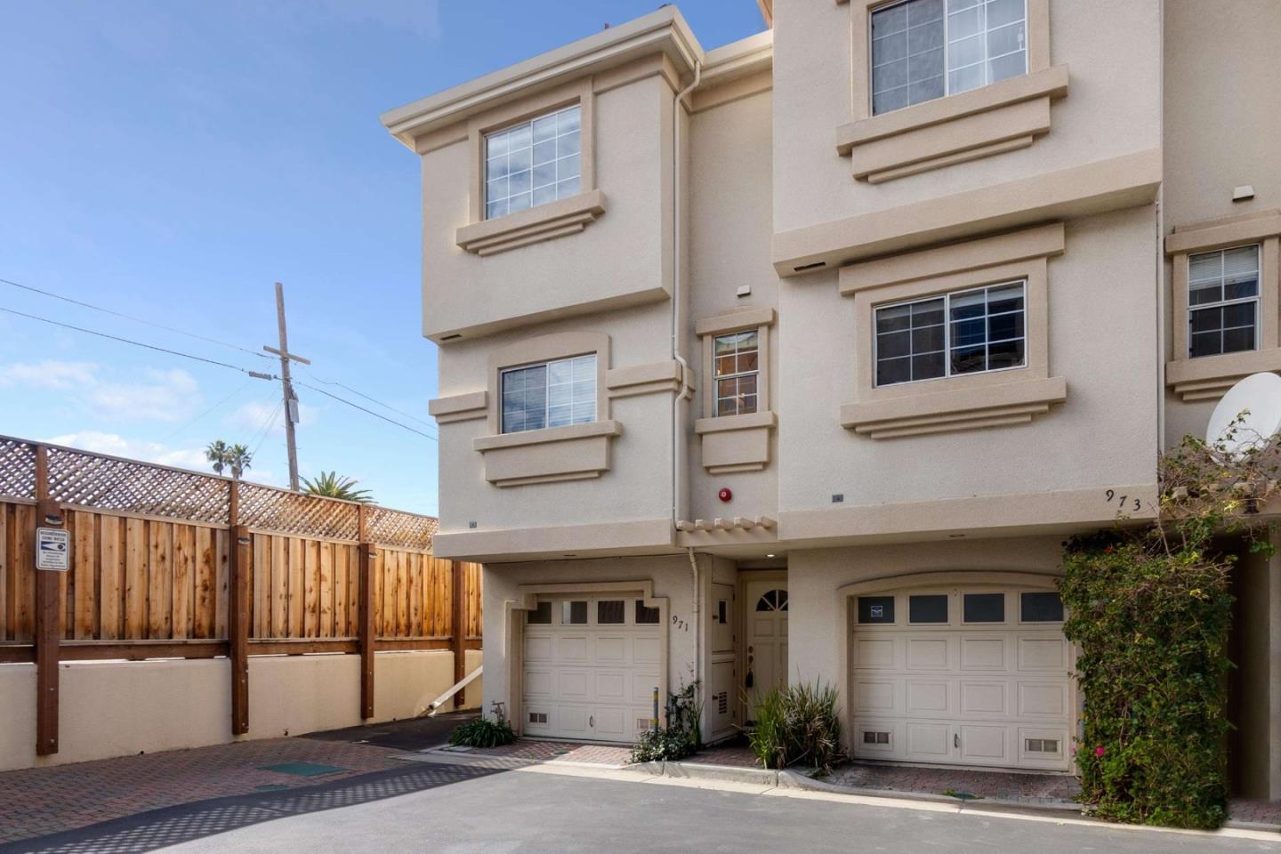Detail Gallery Image 1 of 1 For 971 Wisteria Ter, Sunnyvale,  CA 94086 - 2 Beds | 2/1 Baths