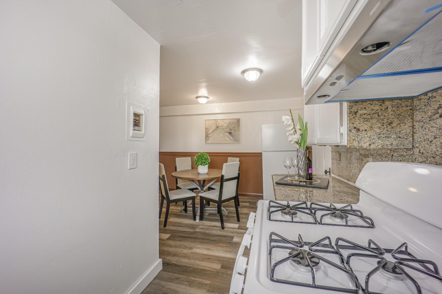 Detail Gallery Image 34 of 70 For 2027 Pacific Ave, Alameda,  CA 94501 - – Beds | – Baths