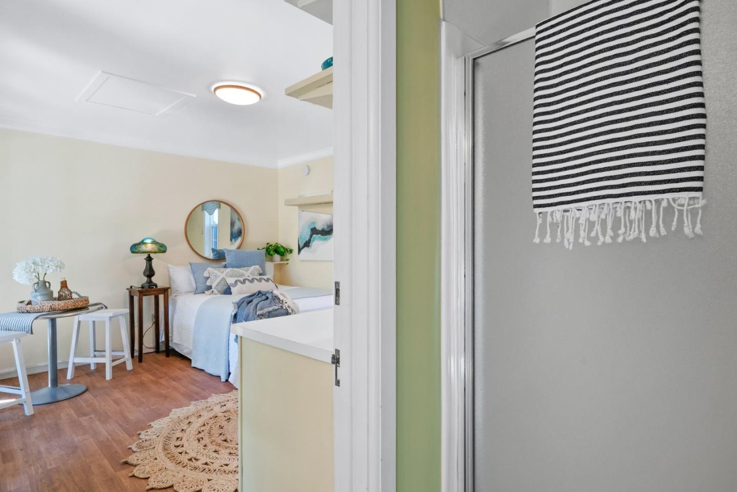 Detail Gallery Image 79 of 110 For 105 Sylvar St, Santa Cruz,  CA 95060 - 7 Beds | 4/1 Baths