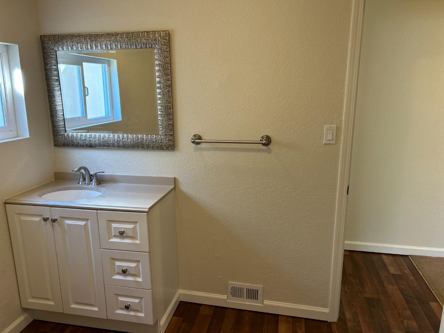 Detail Gallery Image 16 of 18 For 961 Thornton Way, San Jose,  CA 95128 - 3 Beds | 1/1 Baths