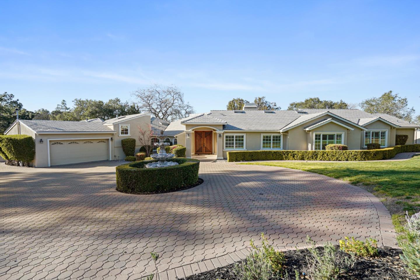 Detail Gallery Image 4 of 52 For 11331 Entrada Pl, Los Altos,  CA 94024 - 5 Beds | 5/1 Baths