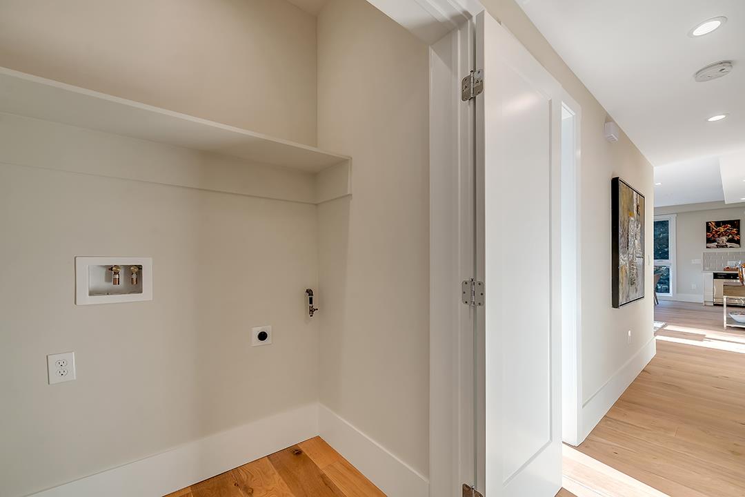 Detail Gallery Image 18 of 21 For 1667 San Carlos Ave #301,  San Carlos,  CA 94070 - 2 Beds | 2 Baths