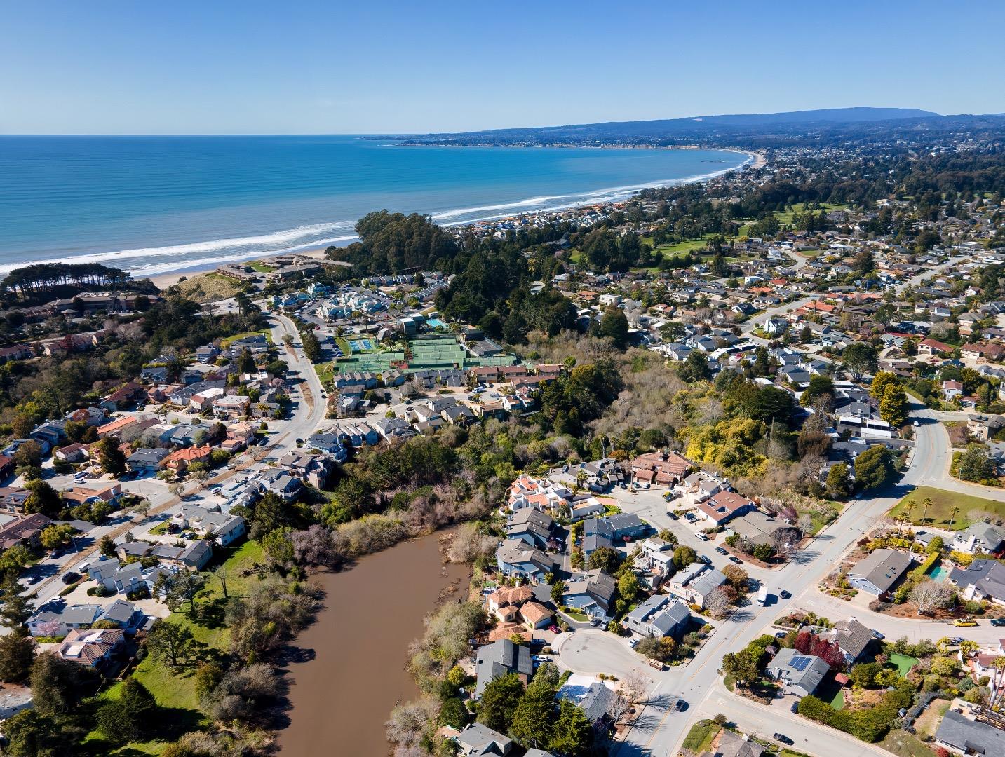 Detail Gallery Image 1 of 1 For 126 Farallon Ct, Aptos,  CA 95003 - 2 Beds | 2/1 Baths