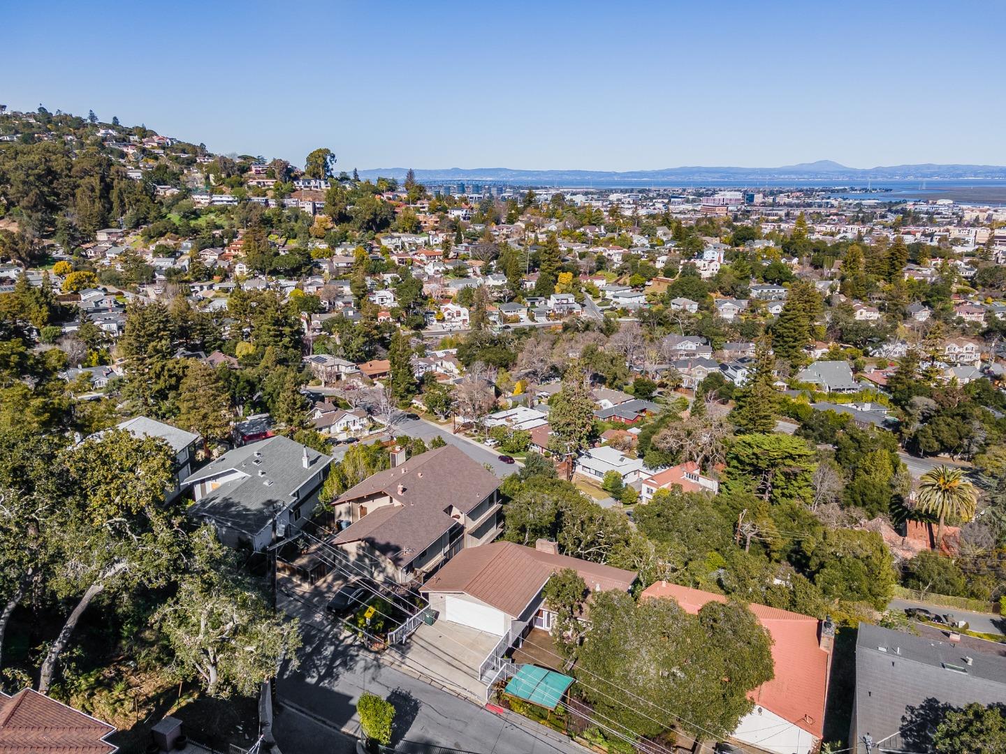 Detail Gallery Image 1 of 1 For 76 Madera Ave, San Carlos,  CA 94070 - 3 Beds | 2 Baths