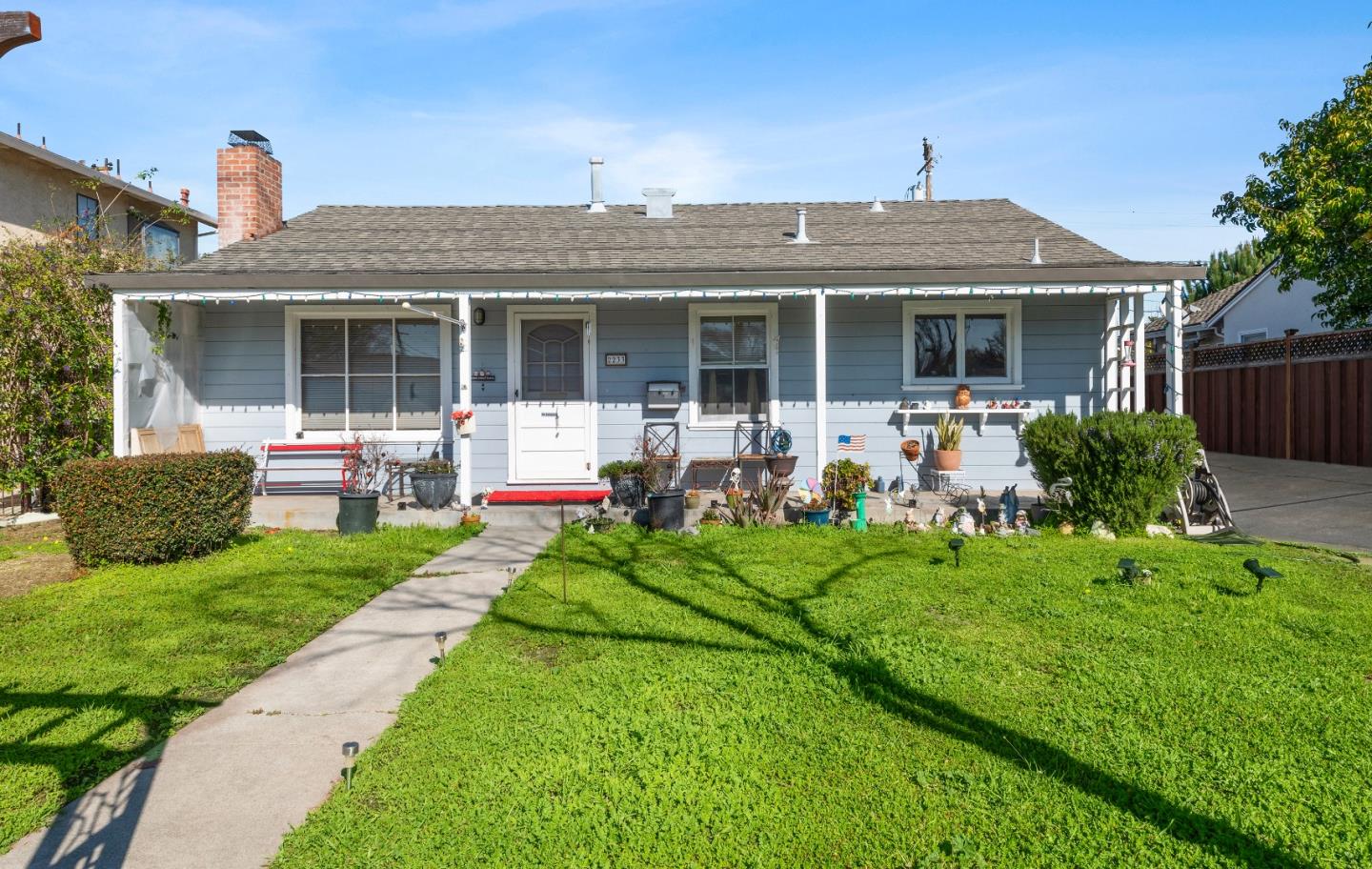 Detail Gallery Image 1 of 1 For 2233 Benton St, Santa Clara,  CA 95050 - 3 Beds | 1 Baths