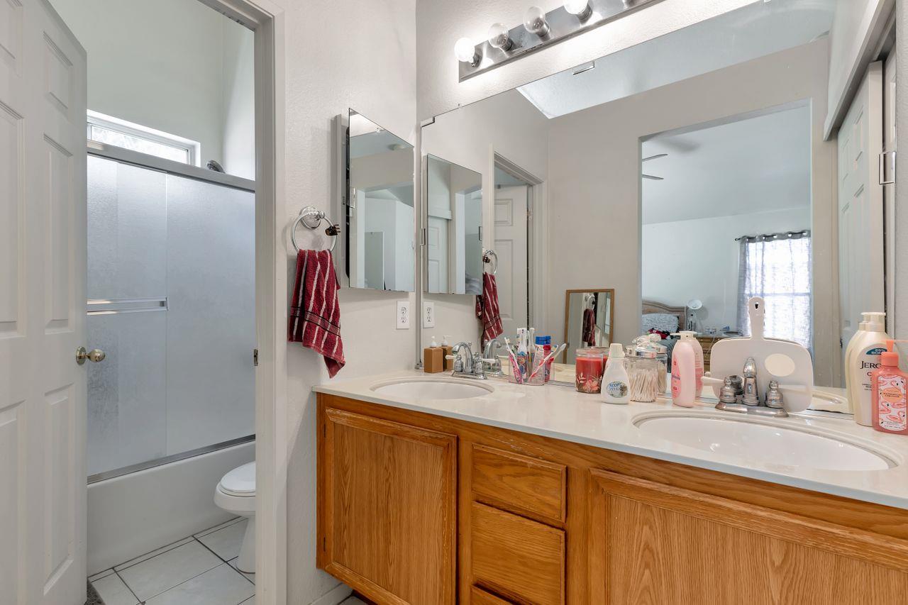 Detail Gallery Image 37 of 44 For 971 Capitola Dr, Hollister,  CA 95023 - 3 Beds | 2 Baths