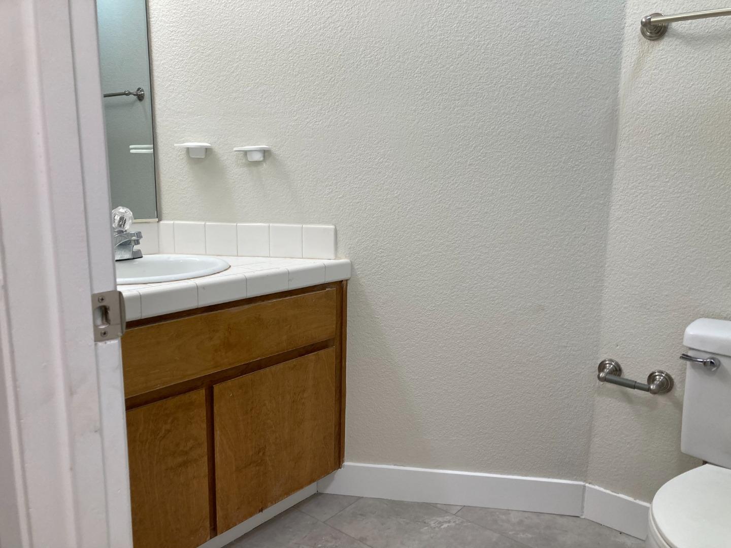 Detail Gallery Image 23 of 25 For 1040 Plum Ct, Hollister,  CA 95023 - 3 Beds | 2 Baths