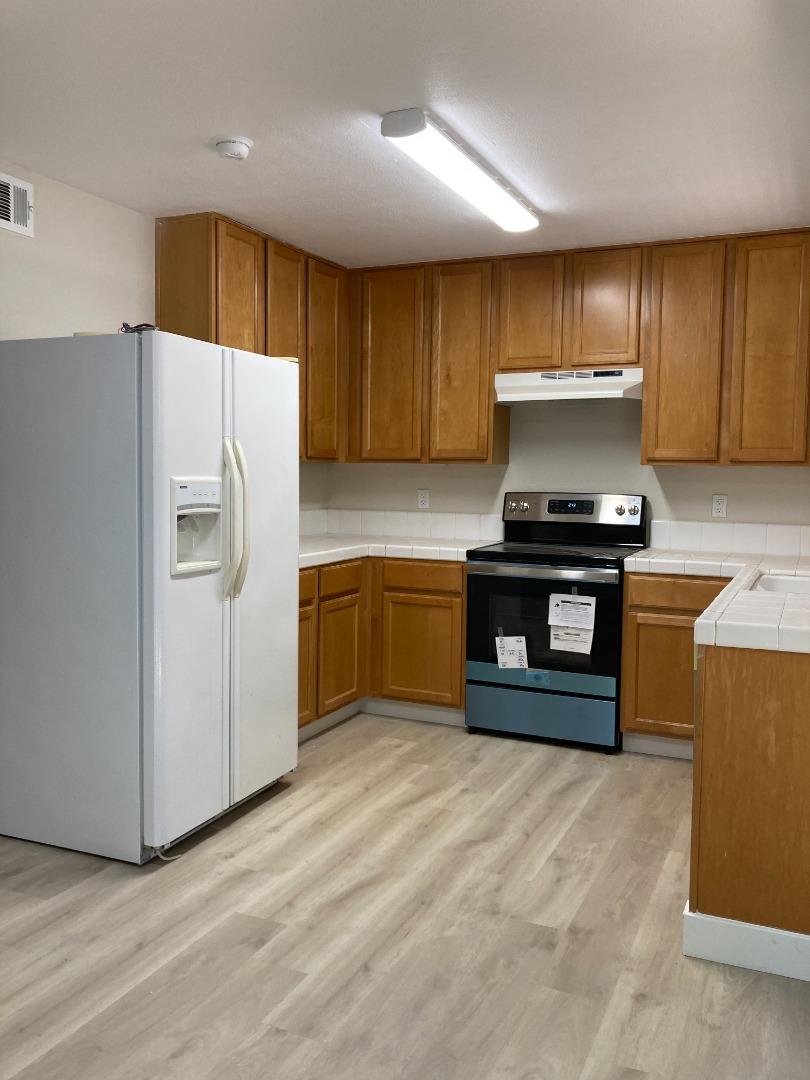 Detail Gallery Image 9 of 25 For 1040 Plum Ct, Hollister,  CA 95023 - 3 Beds | 2 Baths