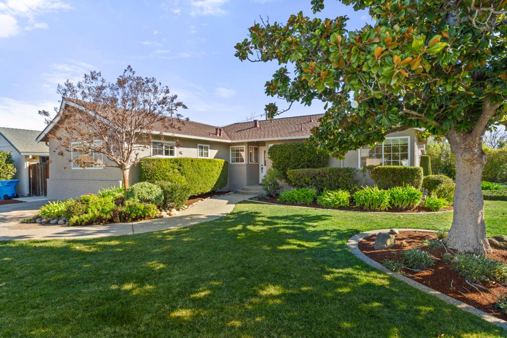 Detail Gallery Image 1 of 1 For 10832 W Estates Dr, Cupertino,  CA 95014 - 4 Beds | 2/1 Baths