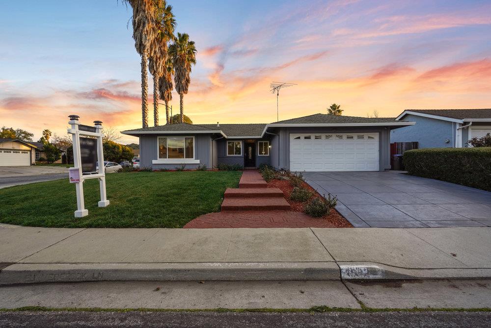 Detail Gallery Image 1 of 1 For 882 Summerbrook Ln, San Jose,  CA 95123 - 4 Beds | 2 Baths