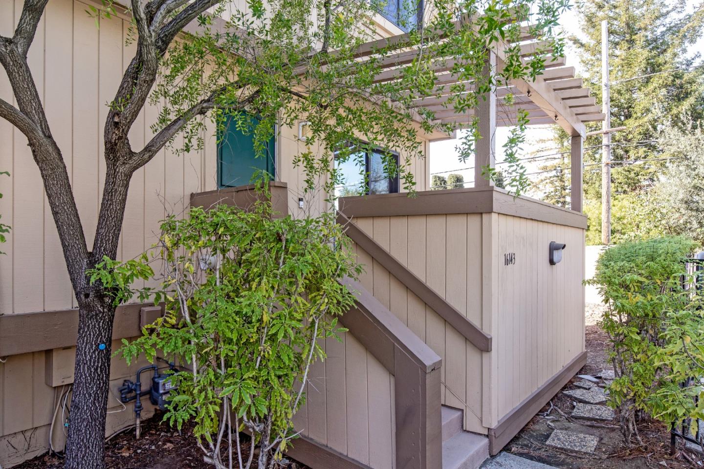 Detail Gallery Image 1 of 1 For 16143 Loretta Ln, Los Gatos,  CA 95032 - 2 Beds | 2/1 Baths