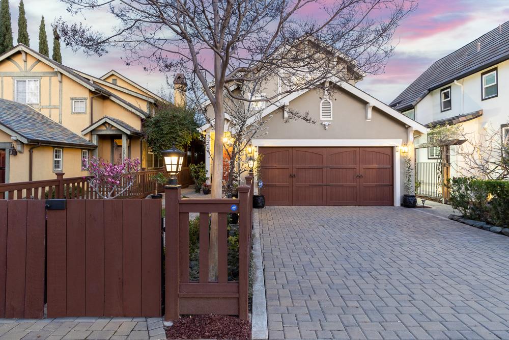 Detail Gallery Image 1 of 69 For 1214 Hollenbeck Ave, Sunnyvale,  CA 94087 - 3 Beds | 2/1 Baths