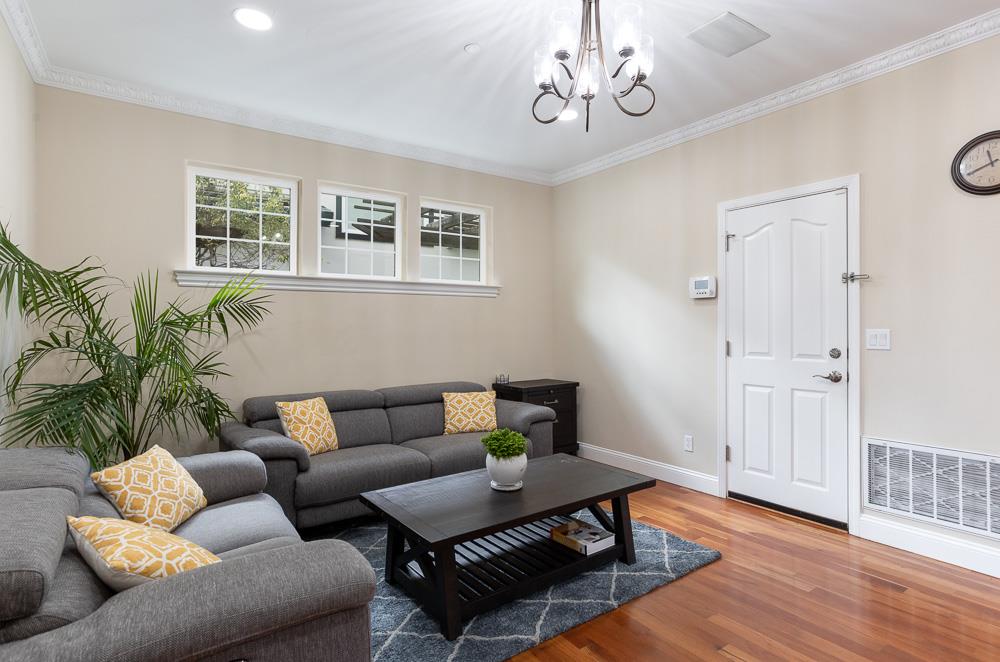 Detail Gallery Image 12 of 69 For 1214 Hollenbeck Ave, Sunnyvale,  CA 94087 - 3 Beds | 2/1 Baths