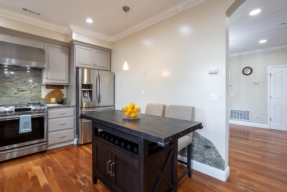 Detail Gallery Image 23 of 69 For 1214 Hollenbeck Ave, Sunnyvale,  CA 94087 - 3 Beds | 2/1 Baths