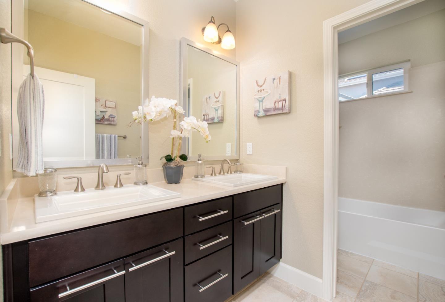 Detail Gallery Image 10 of 38 For 6068 Golden Vista Dr, San Jose,  CA 95123 - 5 Beds | 3/1 Baths