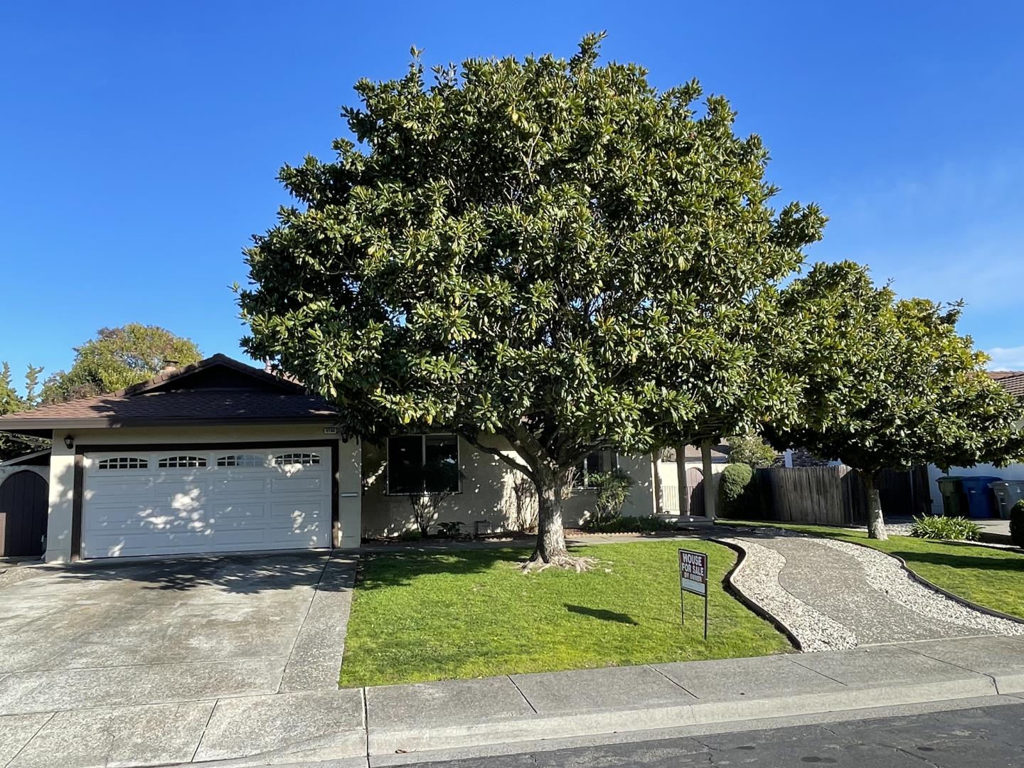 Detail Gallery Image 1 of 1 For 5732 Davis Cir, Rohnert Park,  CA 94928 - 3 Beds | 2/1 Baths