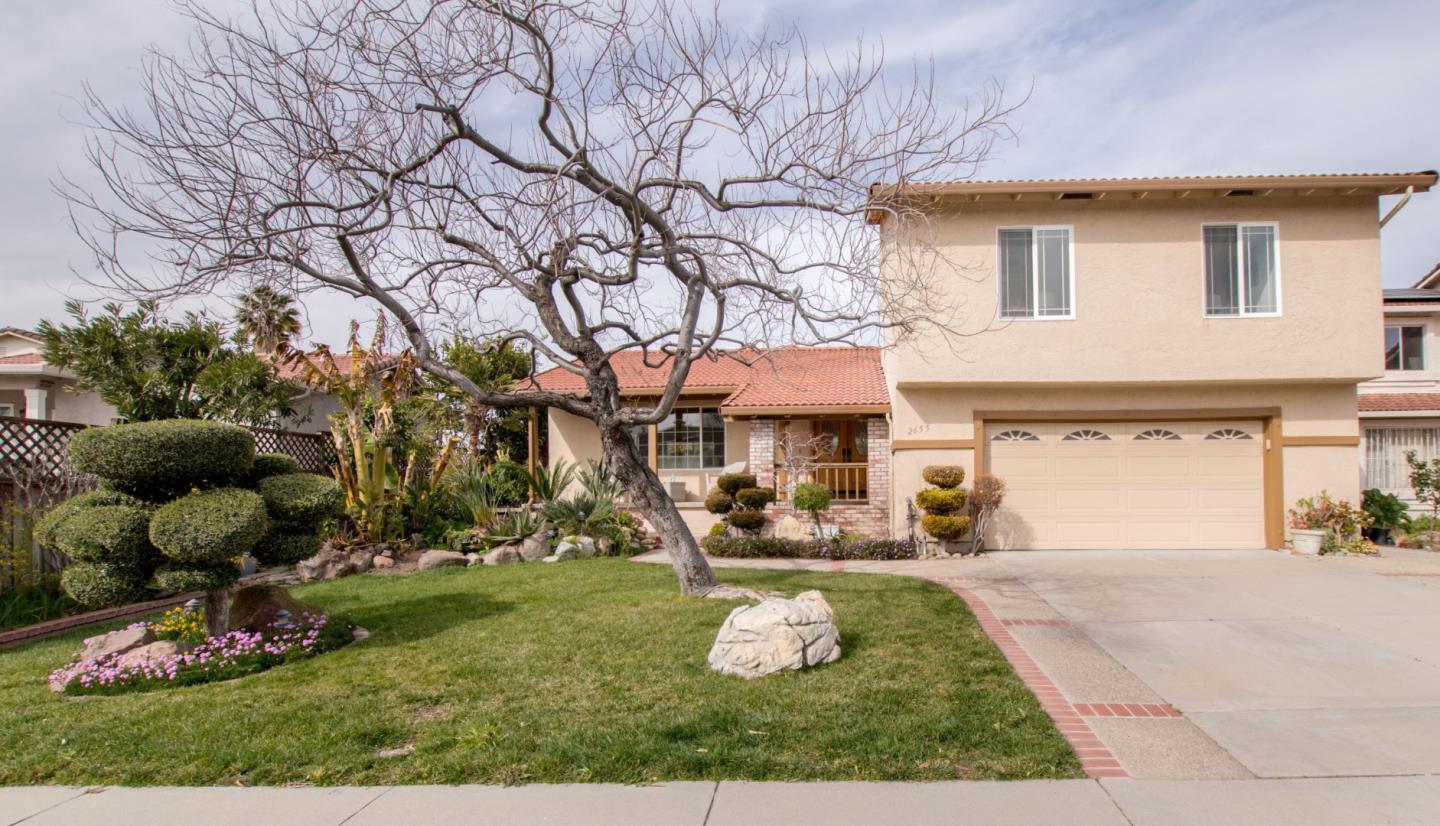 Detail Gallery Image 1 of 1 For 2655 Glen Loman Way, San Jose,  CA 95148 - 4 Beds | 2/1 Baths