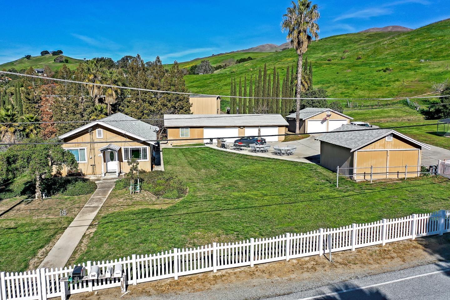 Detail Gallery Image 10 of 19 For 1995 Old Calaveras Rd, Milpitas,  CA 95035 - – Beds | – Baths