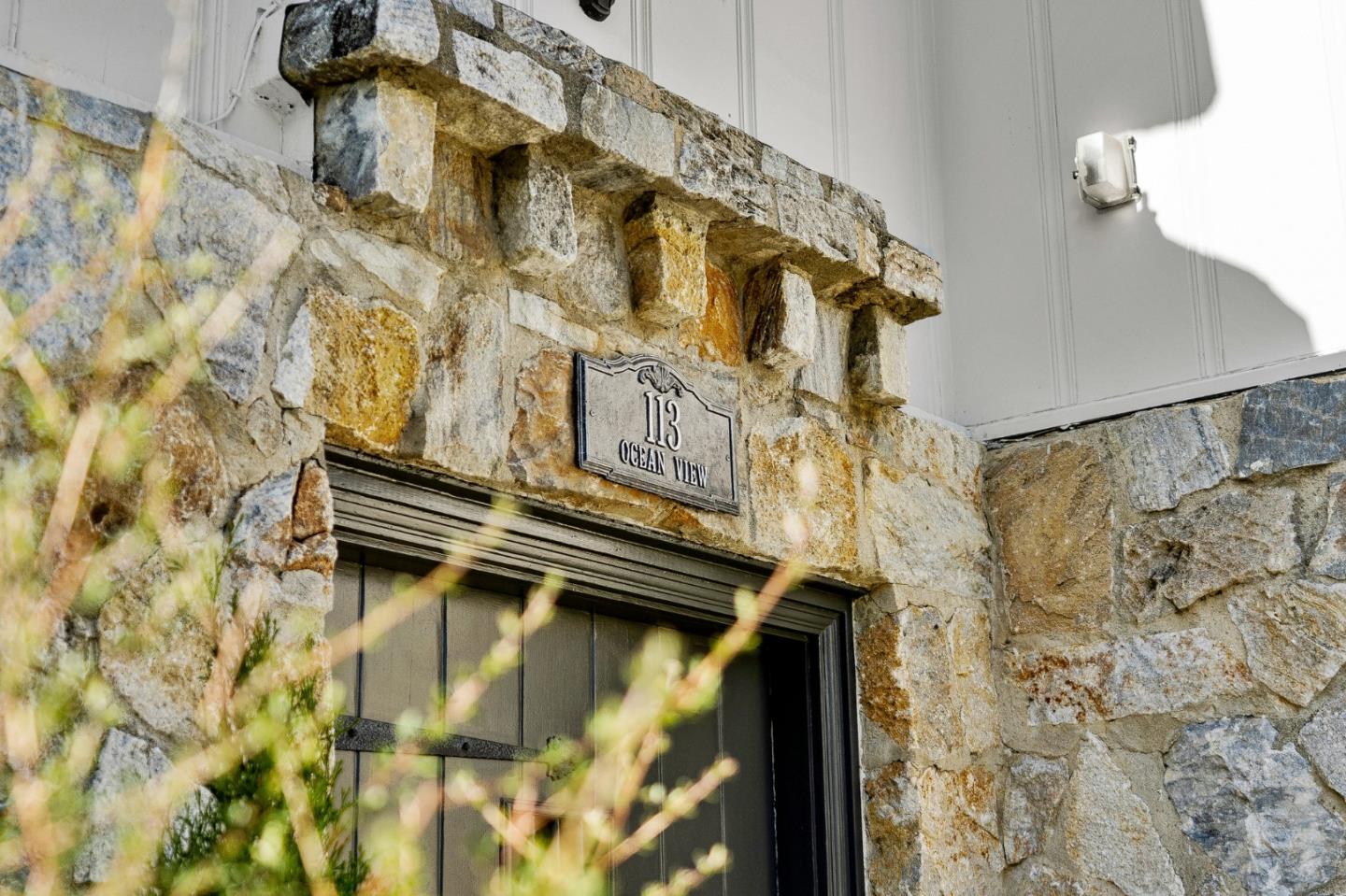 Detail Gallery Image 11 of 77 For 113 Ocean View Ave, Santa Cruz,  CA 95062 - 4 Beds | 3/1 Baths