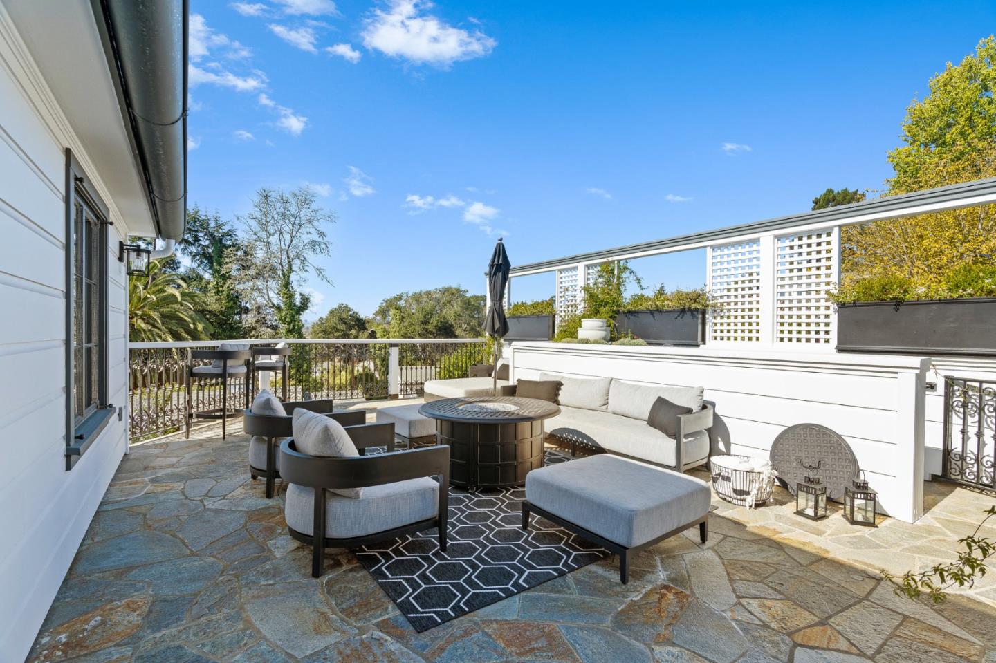 Detail Gallery Image 26 of 77 For 113 Ocean View Ave, Santa Cruz,  CA 95062 - 4 Beds | 3/1 Baths