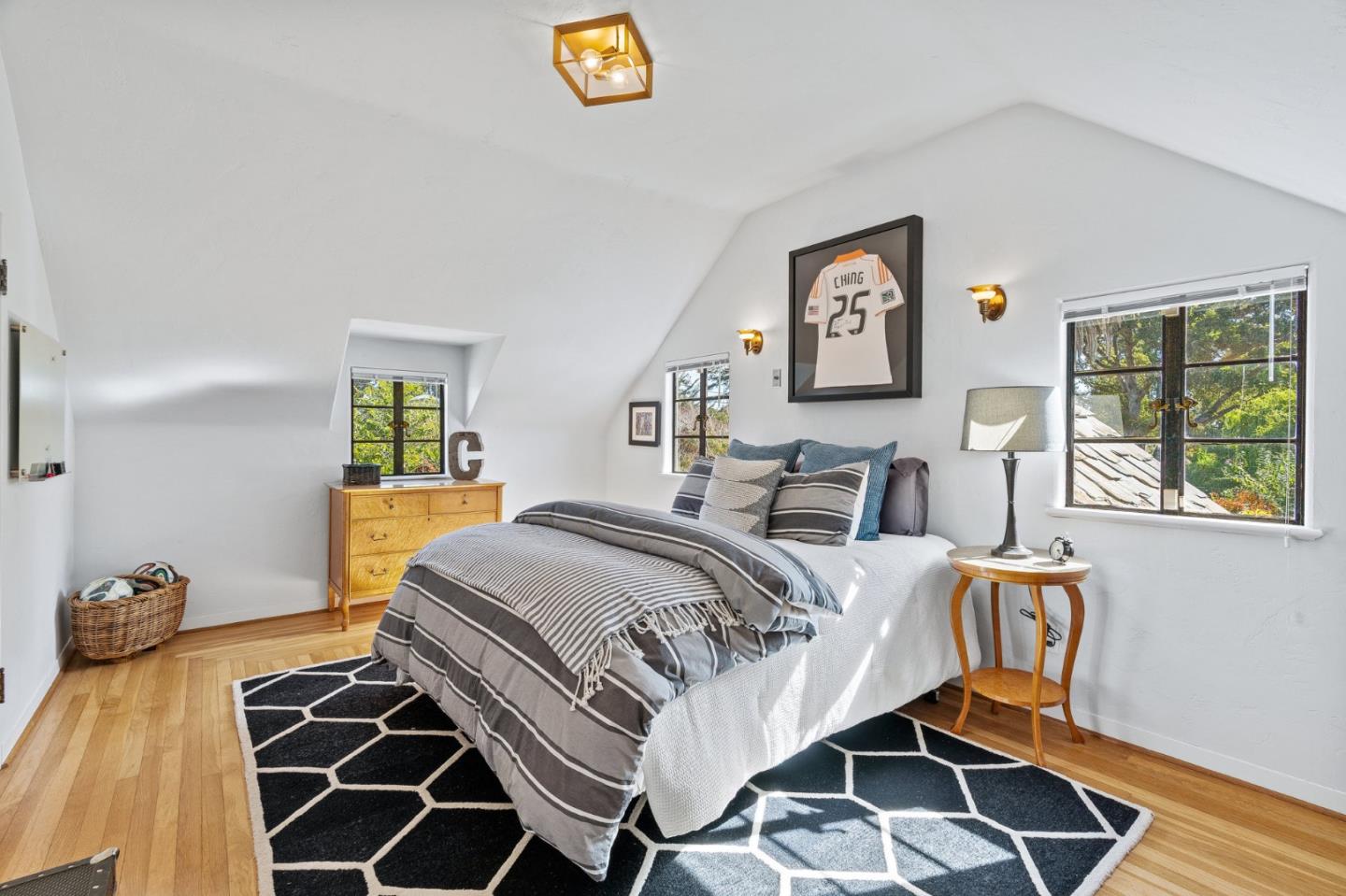 Detail Gallery Image 37 of 77 For 113 Ocean View Ave, Santa Cruz,  CA 95062 - 4 Beds | 3/1 Baths