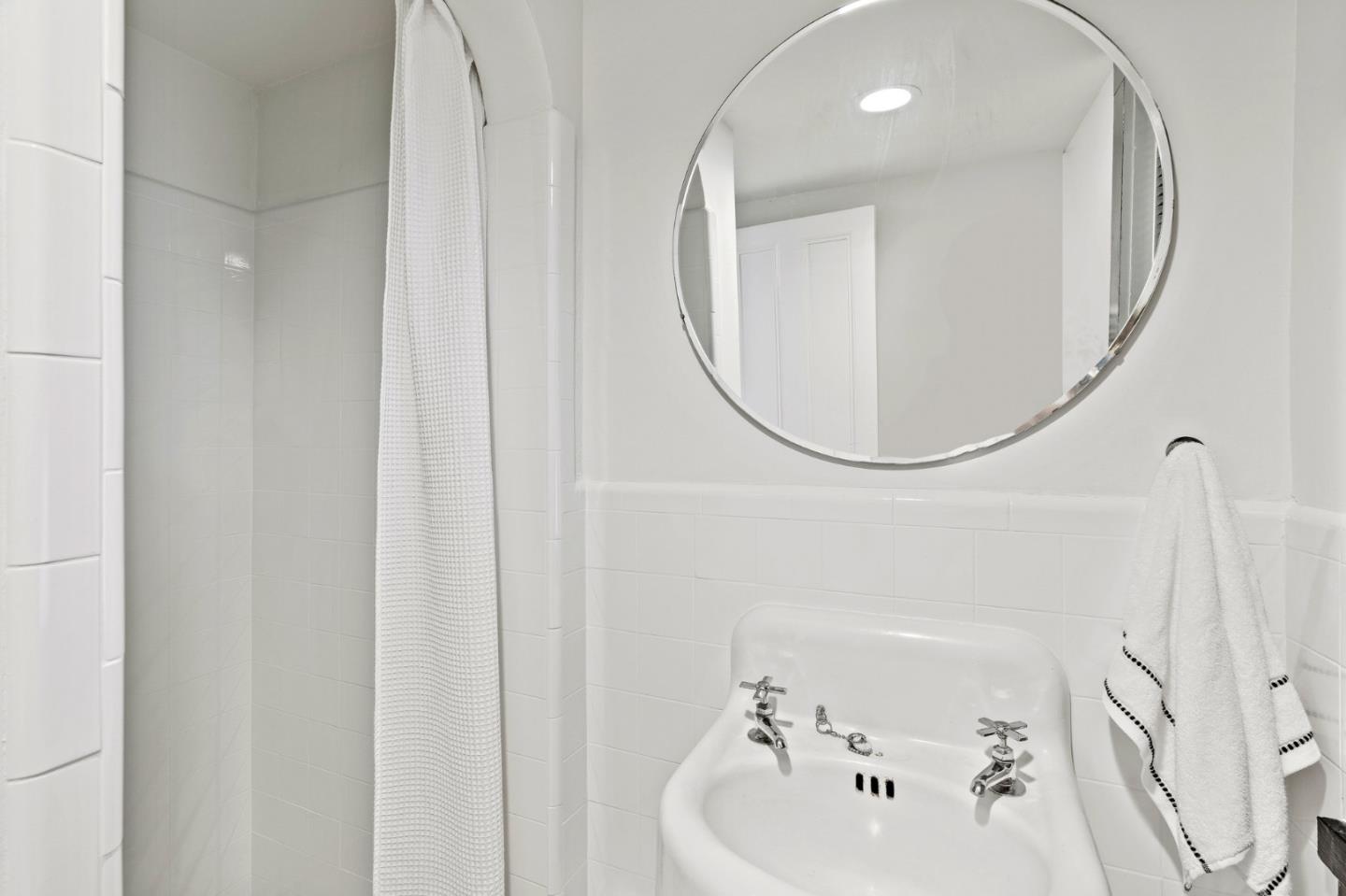 Detail Gallery Image 42 of 77 For 113 Ocean View Ave, Santa Cruz,  CA 95062 - 4 Beds | 3/1 Baths