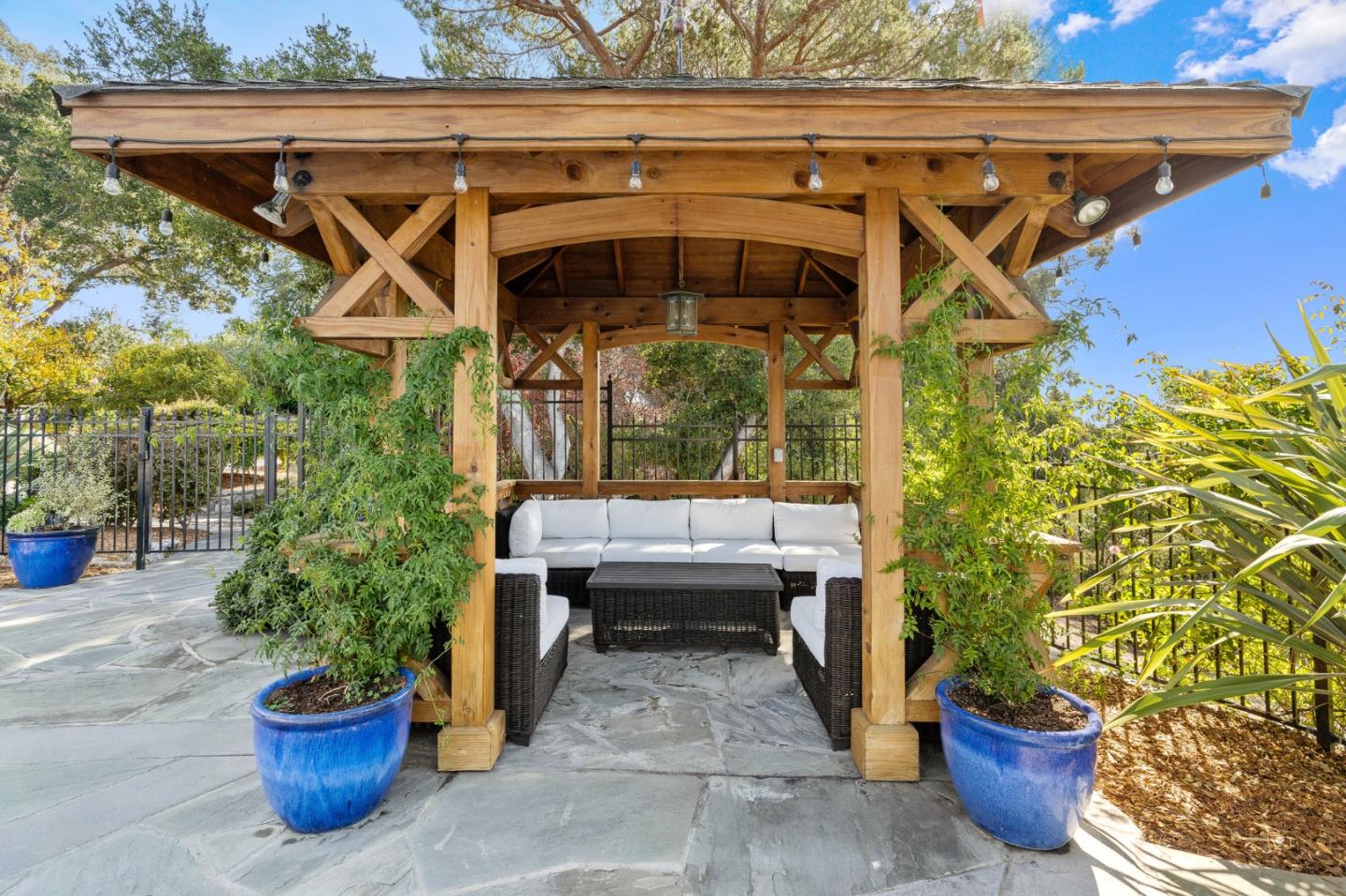 Detail Gallery Image 59 of 77 For 113 Ocean View Ave, Santa Cruz,  CA 95062 - 4 Beds | 3/1 Baths