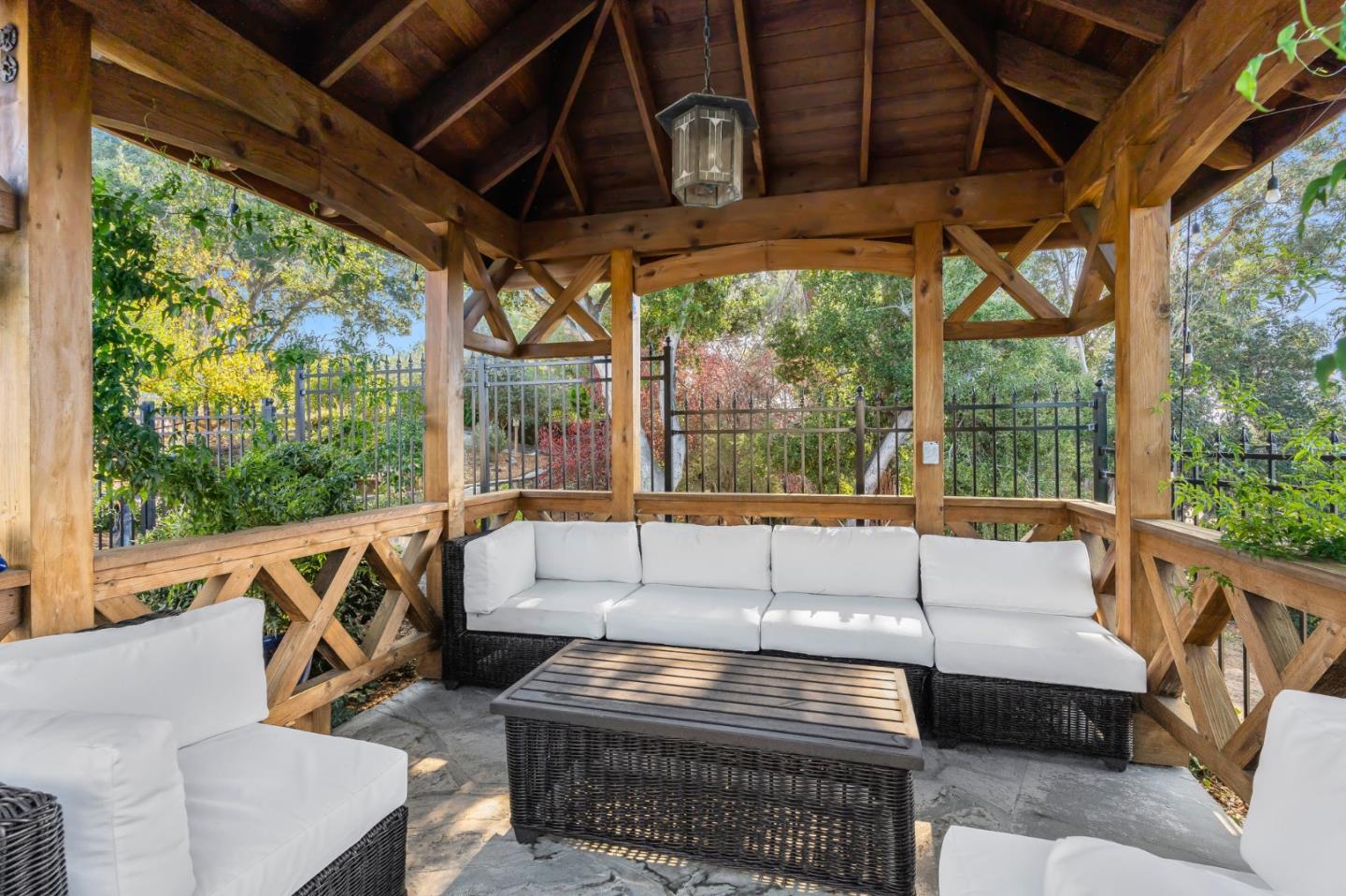 Detail Gallery Image 60 of 77 For 113 Ocean View Ave, Santa Cruz,  CA 95062 - 4 Beds | 3/1 Baths
