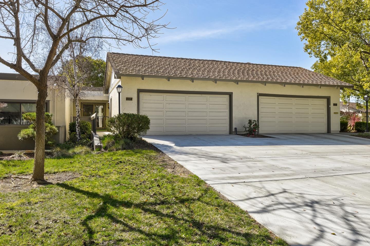 Detail Gallery Image 1 of 1 For 6305 Blauer Ln, San Jose,  CA 95135 - 2 Beds | 2 Baths