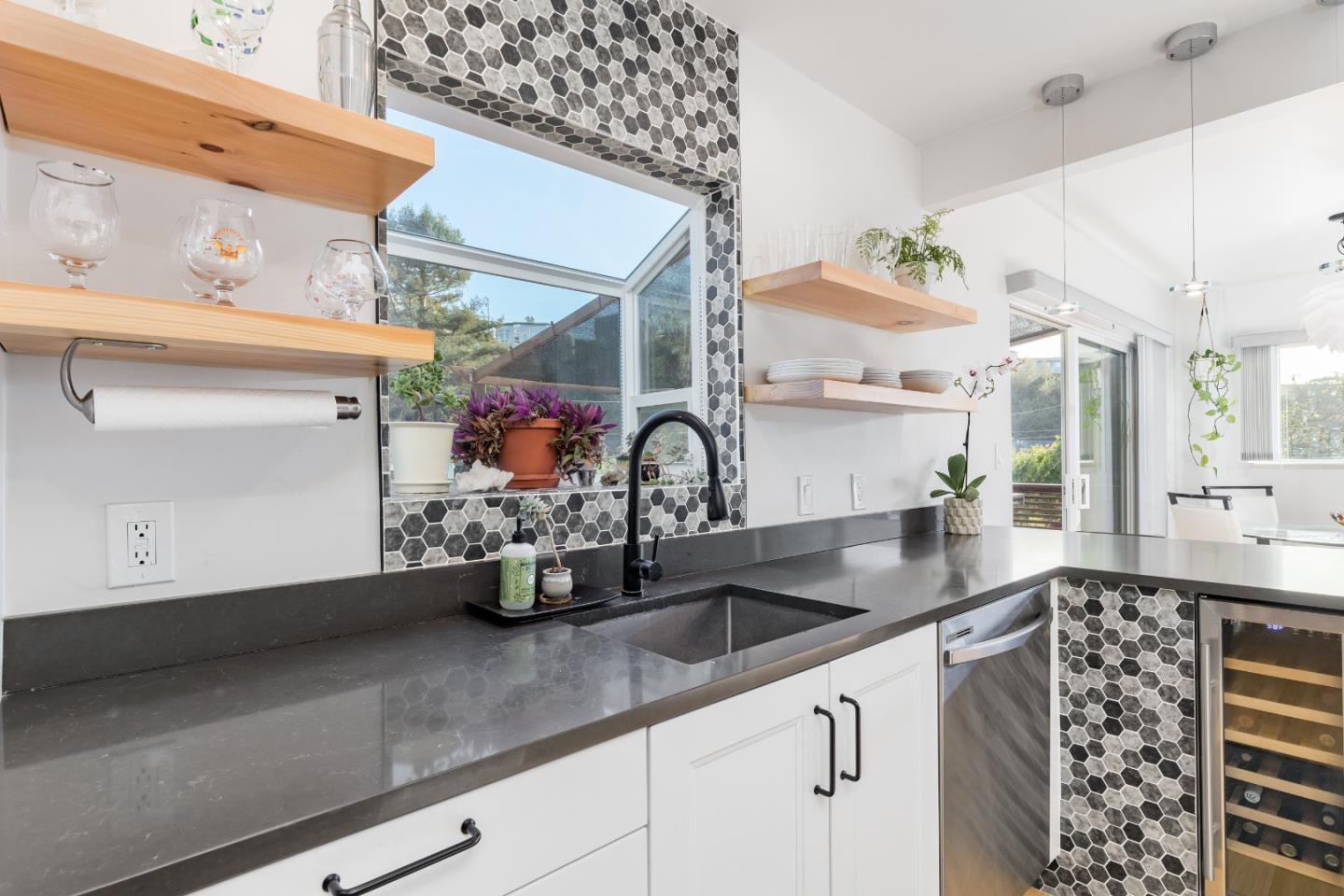 Detail Gallery Image 20 of 56 For 211 Lake Ct, Aptos,  CA 95003 - 3 Beds | 2 Baths