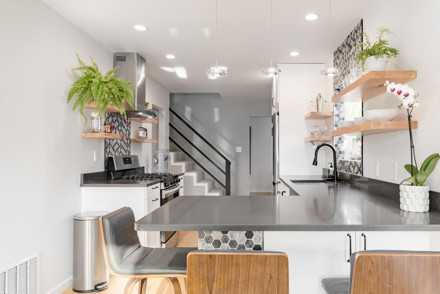 Detail Gallery Image 24 of 56 For 211 Lake Ct, Aptos,  CA 95003 - 3 Beds | 2 Baths