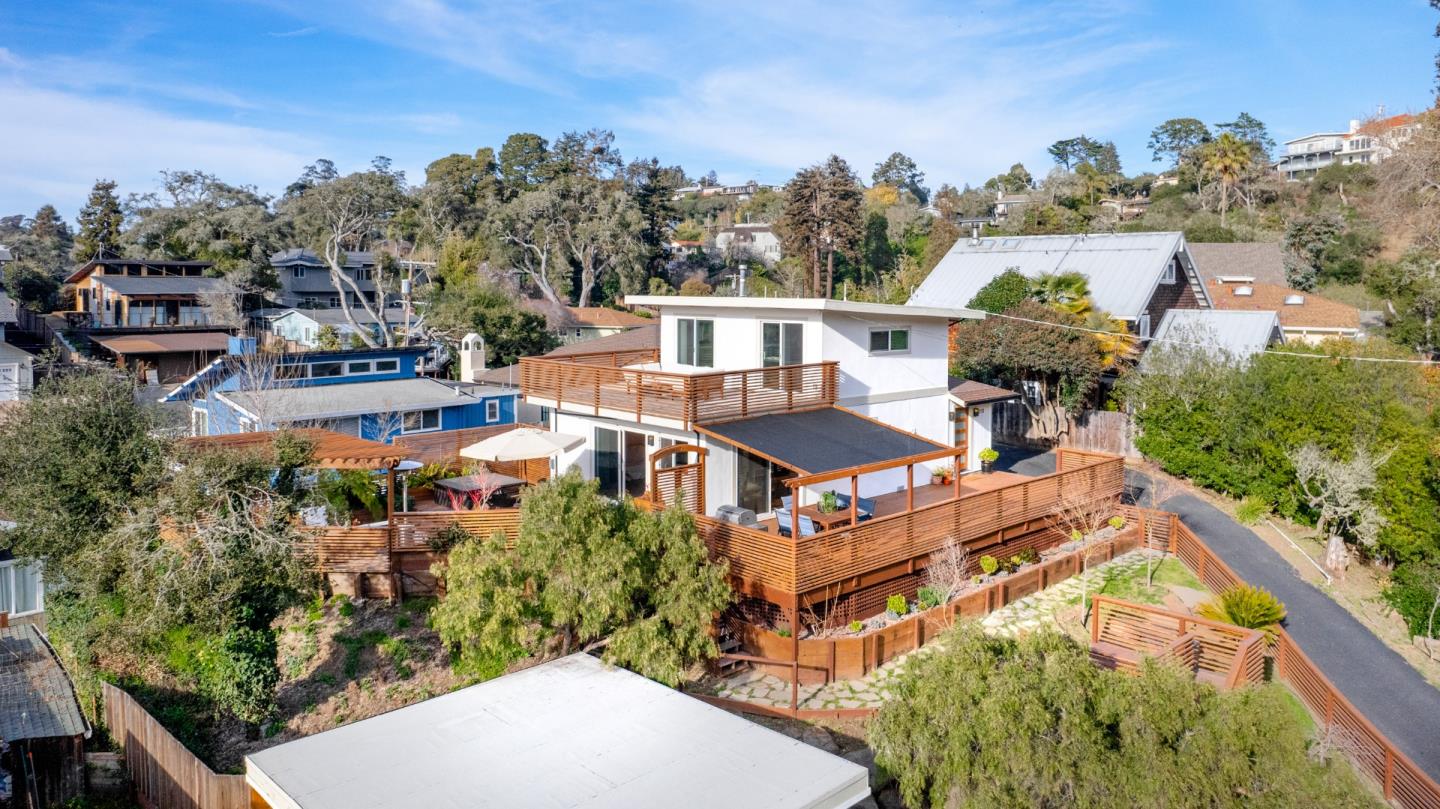 Detail Gallery Image 5 of 56 For 211 Lake Ct, Aptos,  CA 95003 - 3 Beds | 2 Baths