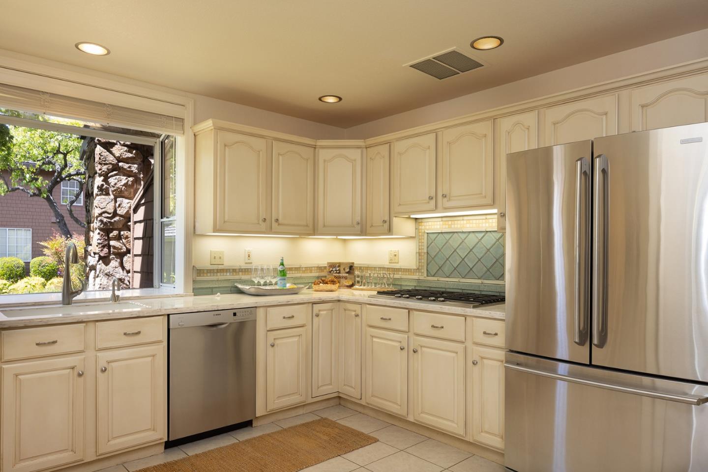 Detail Gallery Image 12 of 24 For 9909 Club Place Ln, Carmel,  CA 93923 - 2 Beds | 3 Baths