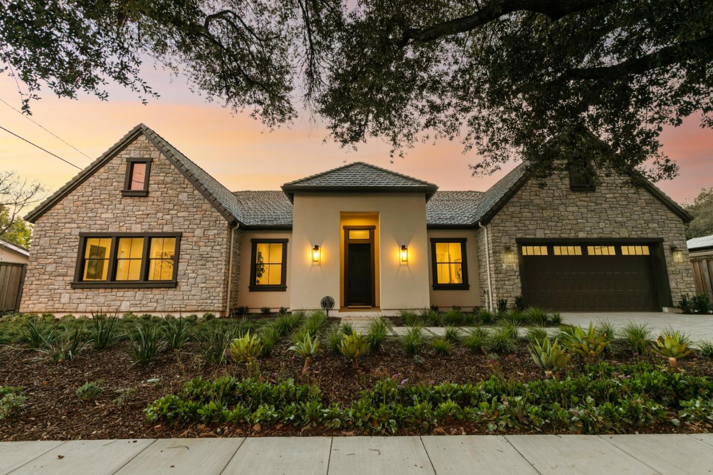 Detail Gallery Image 1 of 1 For 2165 Booksin Ave, San Jose,  CA 95125 - 4 Beds | 3/1 Baths