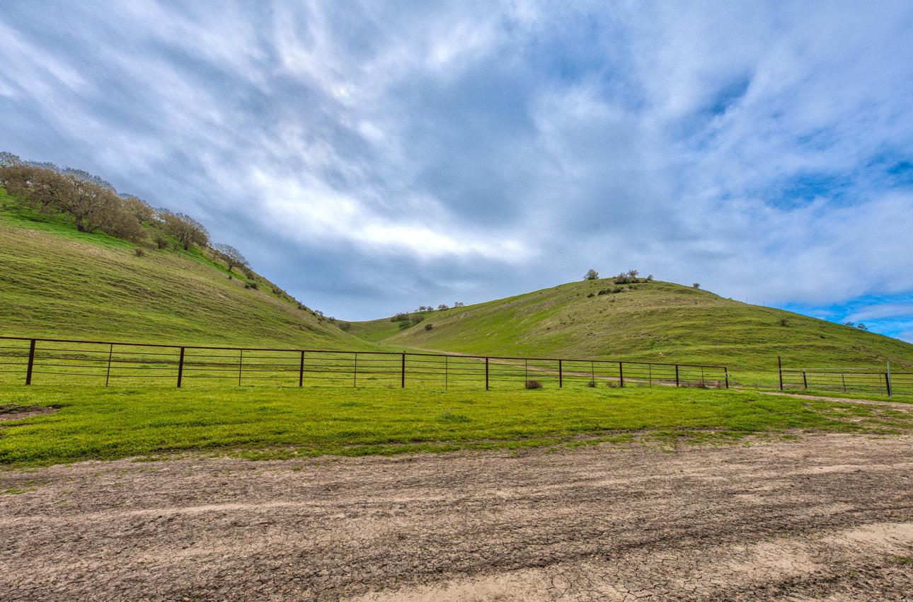 54117 Pine Valley Rd, San Ardo, CA 93450 Beds Baths (Active