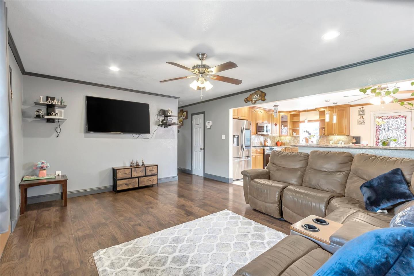Detail Gallery Image 9 of 36 For 494 Nerdy Ave, San Jose,  CA 95111 - 3 Beds | 2 Baths