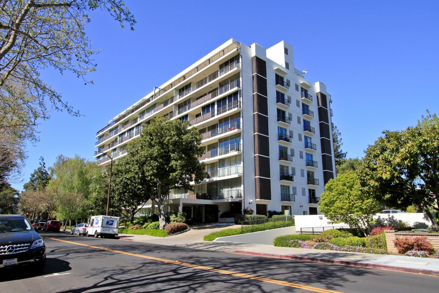 Detail Gallery Image 1 of 1 For 1330 University Dr #77,  Menlo Park,  CA 94025 - 3 Beds | 2 Baths