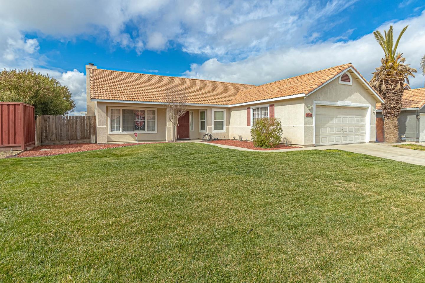Detail Gallery Image 1 of 1 For 2061 Hastings Dr, Los Banos,  CA 93635 - 4 Beds | 2 Baths