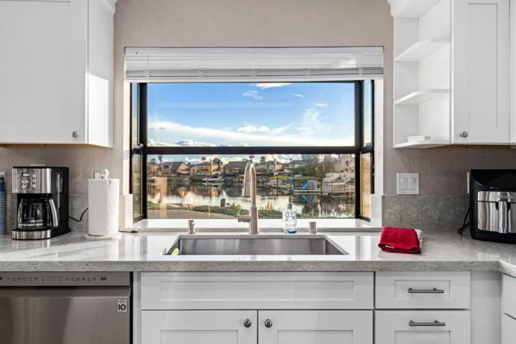 Detail Gallery Image 12 of 36 For 2066 Sand Point Rd, Discovery Bay,  CA 94505 - 3 Beds | 2/1 Baths