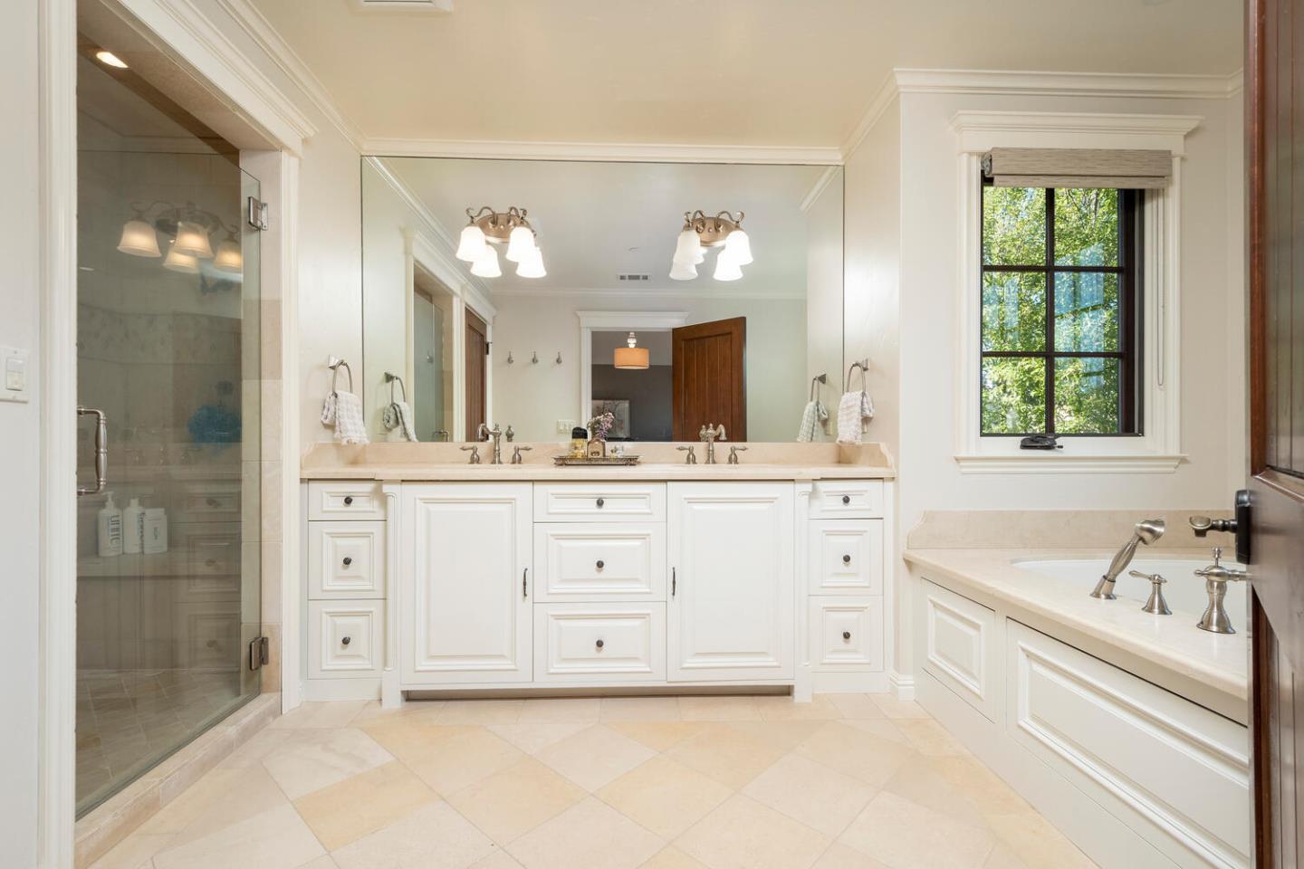 Detail Gallery Image 32 of 47 For 1116 Drake Ave, Burlingame,  CA 94010 - 5 Beds | 4/1 Baths