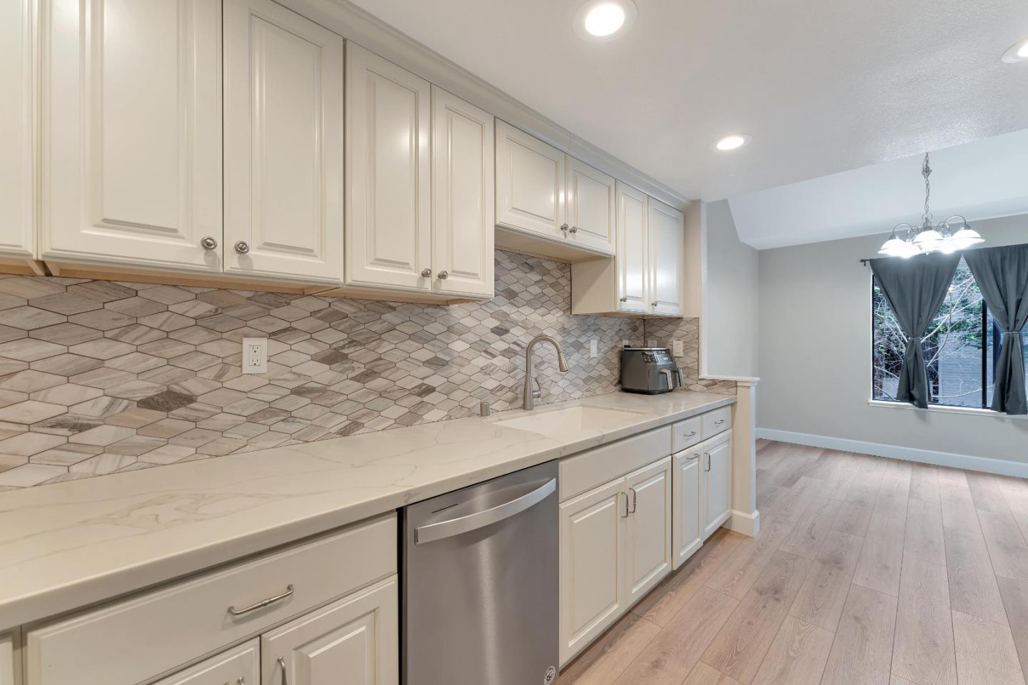 Detail Gallery Image 14 of 33 For 3668 Stoneglen S, Richmond,  CA 94806 - 2 Beds | 2 Baths