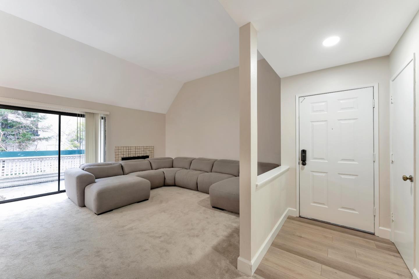 Detail Gallery Image 3 of 33 For 3668 Stoneglen S, Richmond,  CA 94806 - 2 Beds | 2 Baths