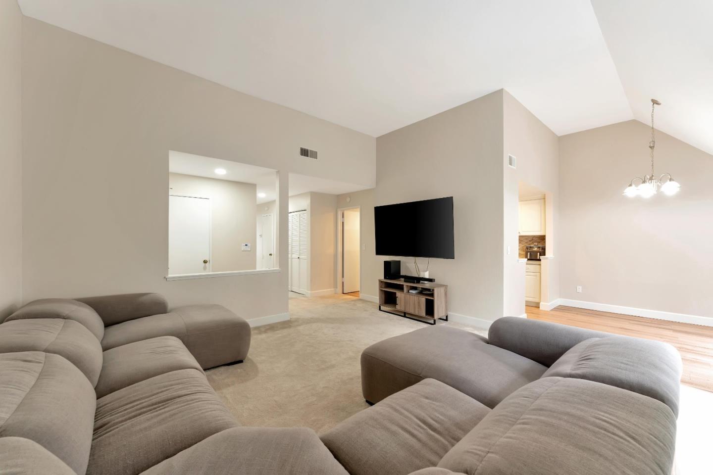 Detail Gallery Image 5 of 33 For 3668 Stoneglen S, Richmond,  CA 94806 - 2 Beds | 2 Baths