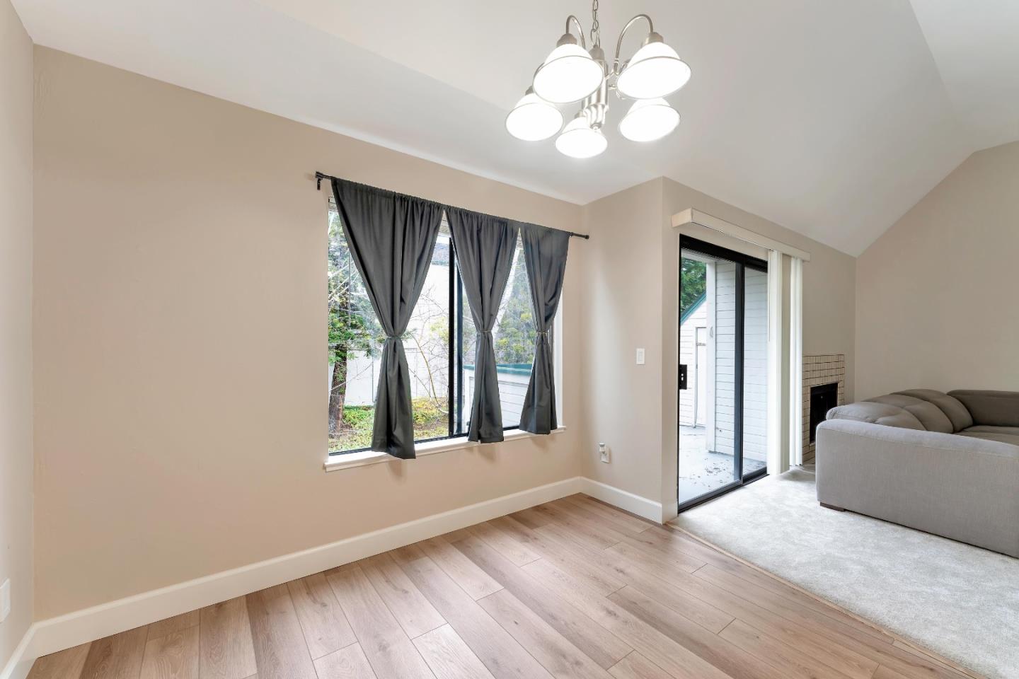 Detail Gallery Image 7 of 33 For 3668 Stoneglen S, Richmond,  CA 94806 - 2 Beds | 2 Baths