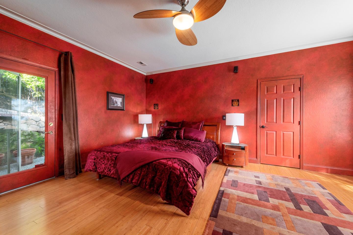 Detail Gallery Image 19 of 26 For 628 Lakeview Way, Redwood City,  CA 94062 - 4 Beds | 3/1 Baths
