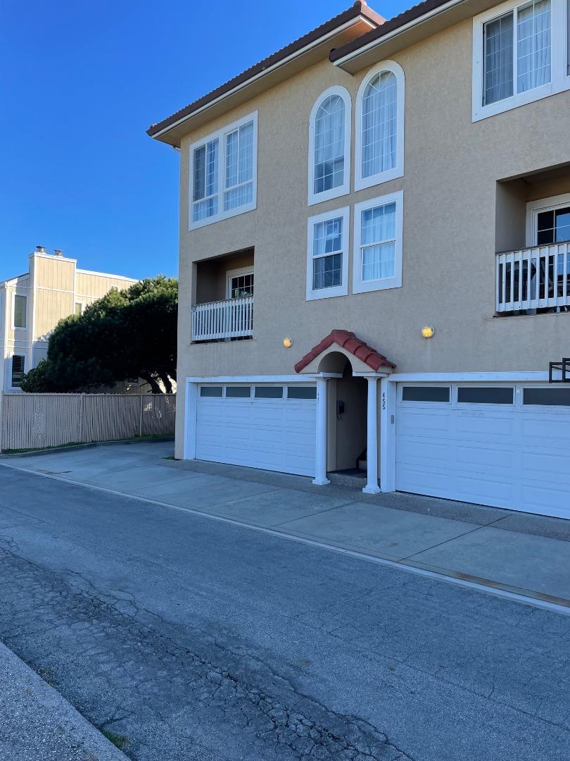 Detail Gallery Image 1 of 1 For 453 Kelly Ave, Half Moon Bay,  CA 94019 - 2 Beds | 2 Baths