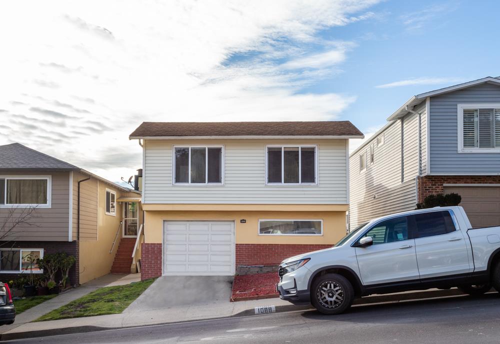 Front Image Thumbnail for ML81919796